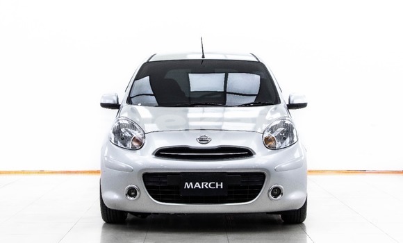 ซื้อ รถมือสอง Nissan March เงิน รถยนต์ ใน %{เมือง} ใน กรุงเทพมหานคร