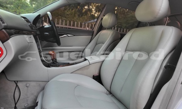 ซื้อ รถมือสอง Mercedes-Benz E-Classe เงิน รถยนต์ ใน %{เมือง} ใน กรุงเทพมหานคร ซื้อ รถมือสอง Mercedes-Benz E-Classe เงิน รถยนต์ ใน %{เมือง} ใน กรุงเทพมหานคร