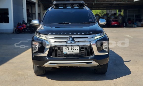 Buy Used Mitsubishi Pajero Black Car in Phitsanulok in Phitsanulok Buy Used Mitsubishi Pajero Black Car in Phitsanulok in Phitsanulok