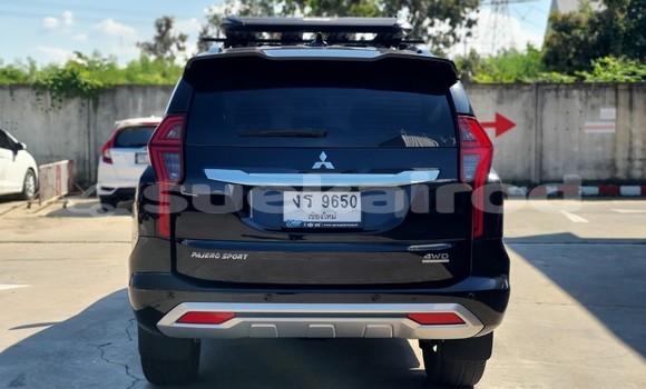 Buy Used Mitsubishi Pajero Black Car in Phitsanulok in Phitsanulok Buy Used Mitsubishi Pajero Black Car in Phitsanulok in Phitsanulok