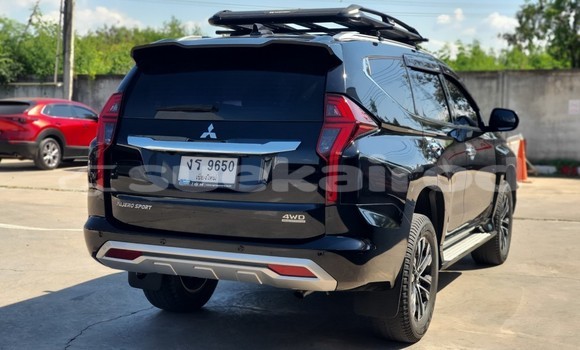 Buy Used Mitsubishi Pajero Black Car in Phitsanulok in Phitsanulok Buy Used Mitsubishi Pajero Black Car in Phitsanulok in Phitsanulok
