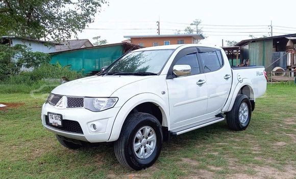 ซื้อ รถมือสอง Mitsubishi Triton ขาว รถยนต์ ใน %{เมือง} ใน บุรีรัมย์