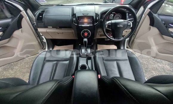 Buy Used Isuzu D-Max White Car in Bangkok in Bangkok Buy Used Isuzu D-Max White Car in Bangkok in Bangkok