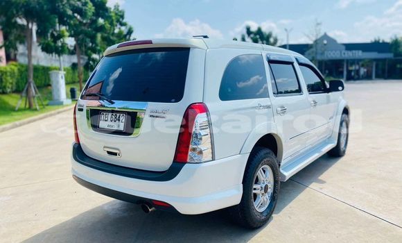 Buy Used Isuzu MU White Car in Bangkok in Bangkok Buy Used Isuzu MU White Car in Bangkok in Bangkok
