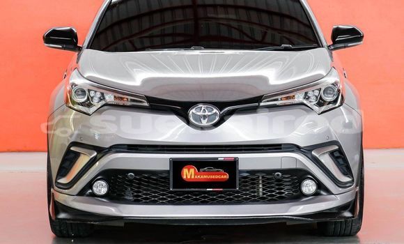 ซื้อ รถมือสอง Toyota C-HR อื่น ๆ รถยนต์ ใน %{เมือง} ใน กรุงเทพมหานคร