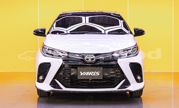 ซื้อ รถมือสอง Toyota Yaris ขาว รถยนต์ ใน %{เมือง} ใน กรุงเทพมหานคร