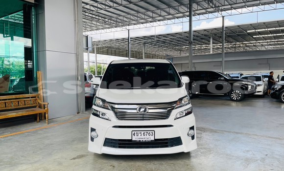 ซื้อ รถมือสอง Toyota Vellfire ขาว รถยนต์ ใน %{เมือง} ใน กรุงเทพมหานคร