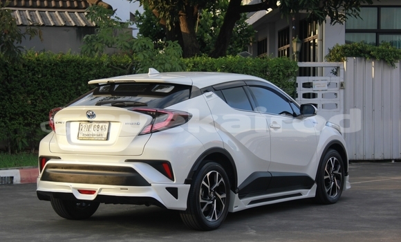 Buy Used Toyota C-HR White Car in Bangkok in Bangkok Buy Used Toyota C-HR White Car in Bangkok in Bangkok