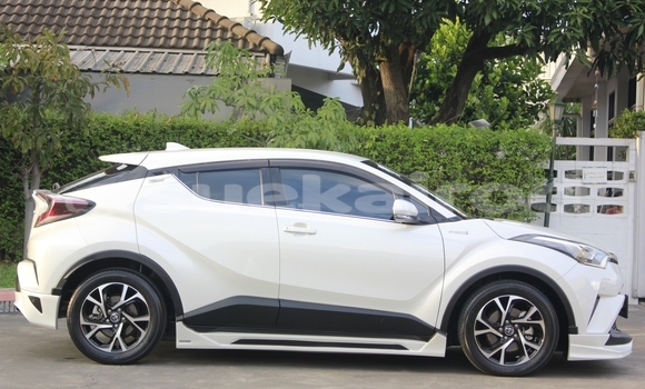 Buy Used Toyota C-HR White Car in Bangkok in Bangkok Buy Used Toyota C-HR White Car in Bangkok in Bangkok
