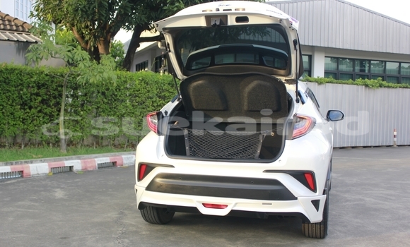 Buy Used Toyota C-HR White Car in Bangkok in Bangkok Buy Used Toyota C-HR White Car in Bangkok in Bangkok