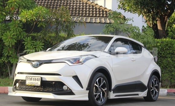 Buy Used Toyota C-HR White Car in Bangkok in Bangkok Buy Used Toyota C-HR White Car in Bangkok in Bangkok