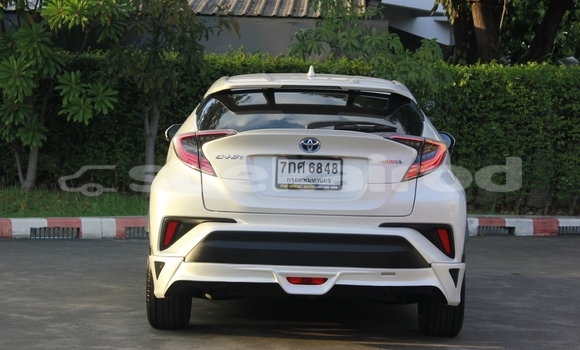 Buy Used Toyota C-HR White Car in Bangkok in Bangkok Buy Used Toyota C-HR White Car in Bangkok in Bangkok