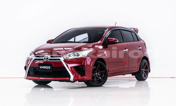 ซื้อ รถมือสอง Toyota Yaris สีแดง รถยนต์ ใน %{เมือง} ใน กรุงเทพมหานคร