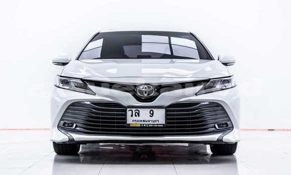 ซื้อ รถมือสอง Toyota Camry ขาว รถยนต์ ใน %{เมือง} ใน กรุงเทพมหานคร