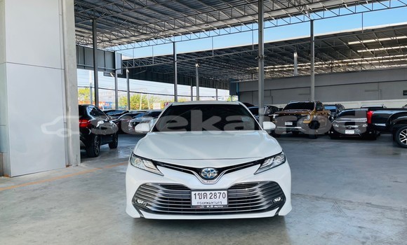 ซื้อ รถมือสอง Toyota Camry ขาว รถยนต์ ใน %{เมือง} ใน กรุงเทพมหานคร