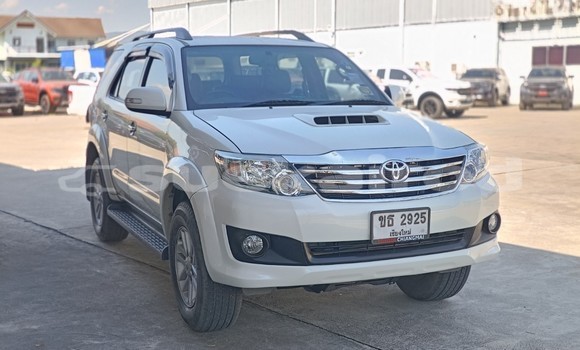 Buy Used Toyota Fortuner White Car in Chiang Mai in Chiang Mai Buy Used Toyota Fortuner White Car in Chiang Mai in Chiang Mai