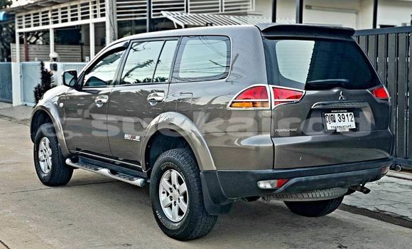 Buy Used Mitsubishi Pajero Sport Brown Car in Phitsanulok in Phitsanulok Buy Used Mitsubishi Pajero Sport Brown Car in Phitsanulok in Phitsanulok