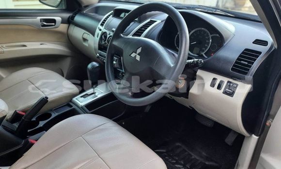 Buy Used Mitsubishi Pajero Sport Brown Car in Phitsanulok in Phitsanulok Buy Used Mitsubishi Pajero Sport Brown Car in Phitsanulok in Phitsanulok