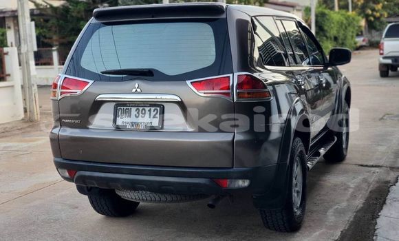 Buy Used Mitsubishi Pajero Sport Brown Car in Phitsanulok in Phitsanulok Buy Used Mitsubishi Pajero Sport Brown Car in Phitsanulok in Phitsanulok