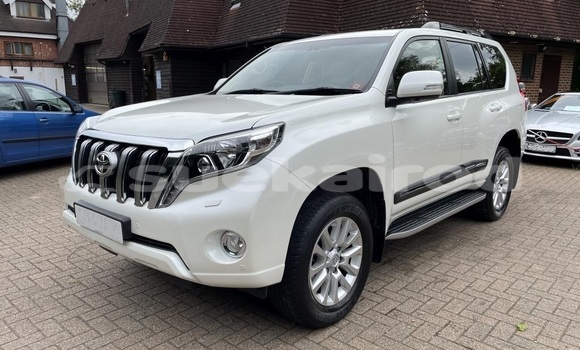 Buy Used Toyota Land Cruiser White Car in Bangkok in Bangkok