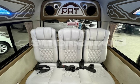 Buy Used Toyota Commuter White Car in Bangkok in Bangkok Buy Used Toyota Commuter White Car in Bangkok in Bangkok