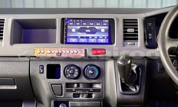 Buy Used Toyota Commuter White Car in Bangkok in Bangkok Buy Used Toyota Commuter White Car in Bangkok in Bangkok