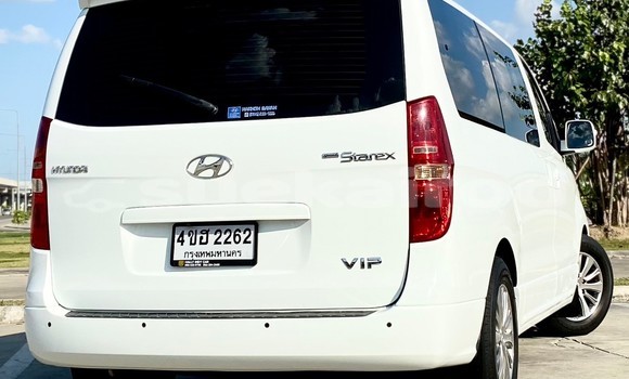 Buy Used Hyundai Starex White Car in Bangkok in Bangkok Buy Used Hyundai Starex White Car in Bangkok in Bangkok