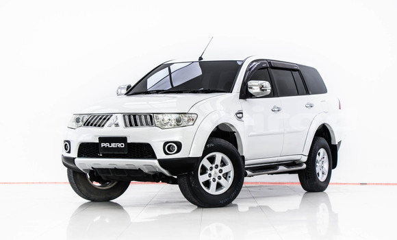 Buy Used Mitsubishi Pajero Sport White Car in Bangkok in Bangkok Buy Used Mitsubishi Pajero Sport White Car in Bangkok in Bangkok