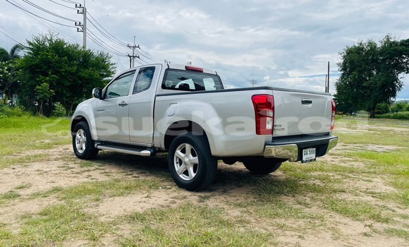 Buy Used Isuzu D-Max Silver Car in Chiang Mai in Chiang Mai Buy Used Isuzu D-Max Silver Car in Chiang Mai in Chiang Mai