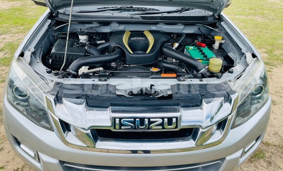 Buy Used Isuzu D-Max Silver Car in Chiang Mai in Chiang Mai Buy Used Isuzu D-Max Silver Car in Chiang Mai in Chiang Mai