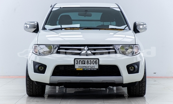 ซื้อ รถมือสอง Mitsubishi Triton ขาว รถยนต์ ใน %{เมือง} ใน กรุงเทพมหานคร