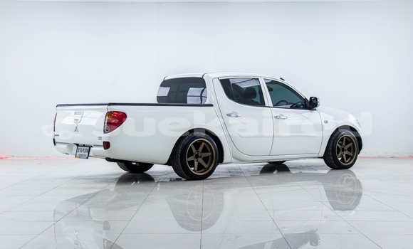 Buy Used Mitsubishi Triton White Car in Bangkok in Bangkok Buy Used Mitsubishi Triton White Car in Bangkok in Bangkok