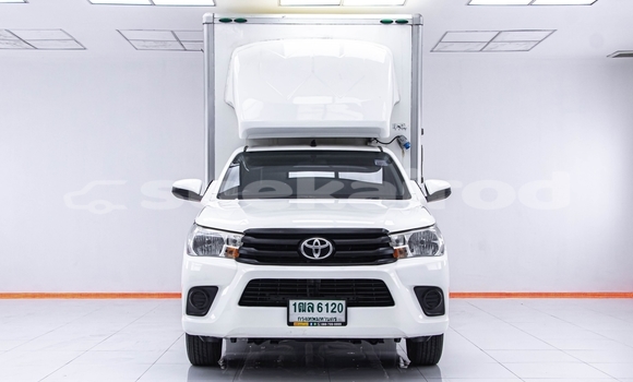 ซื้อ รถมือสอง Toyota Hiluxe Revo ขาว รถยนต์ ใน %{เมือง} ใน กรุงเทพมหานคร