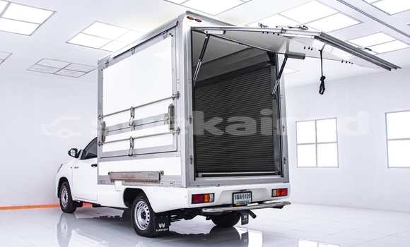 Buy Used Toyota Hiluxe Revo White Car in Bangkok in Bangkok Buy Used Toyota Hiluxe Revo White Car in Bangkok in Bangkok