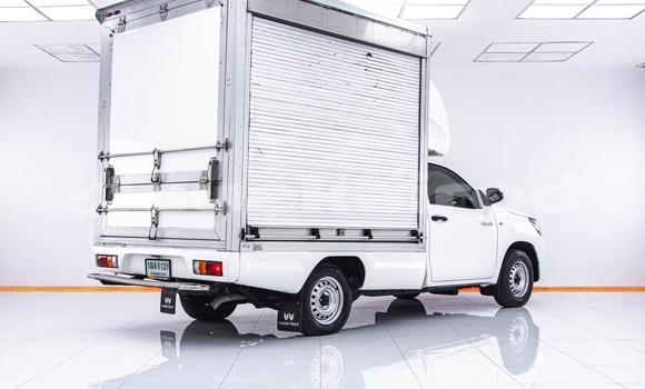 Buy Used Toyota Hiluxe Revo White Car in Bangkok in Bangkok Buy Used Toyota Hiluxe Revo White Car in Bangkok in Bangkok