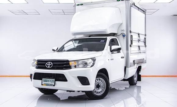 Buy Used Toyota Hiluxe Revo White Car in Bangkok in Bangkok Buy Used Toyota Hiluxe Revo White Car in Bangkok in Bangkok