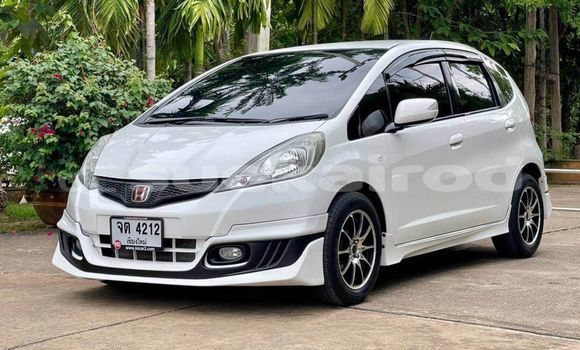 Buy Used Honda Jazz White Car in Bangkok in Bangkok Buy Used Honda Jazz White Car in Bangkok in Bangkok