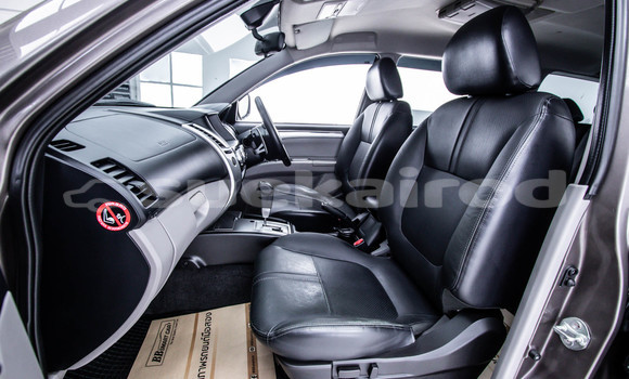 ซื้อ รถมือสอง Mitsubishi Pajero Sport สีน้ำตาล รถยนต์ ใน %{เมือง} ใน กรุงเทพมหานคร ซื้อ รถมือสอง Mitsubishi Pajero Sport สีน้ำตาล รถยนต์ ใน %{เมือง} ใน กรุงเทพมหานคร