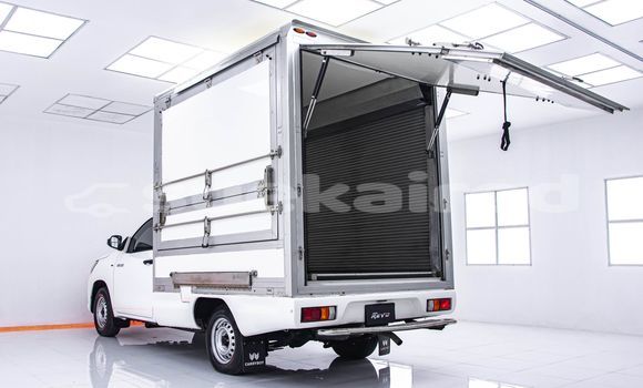 Buy Used Toyota Hiluxe Revo White Car in Bangkok in Bangkok Buy Used Toyota Hiluxe Revo White Car in Bangkok in Bangkok