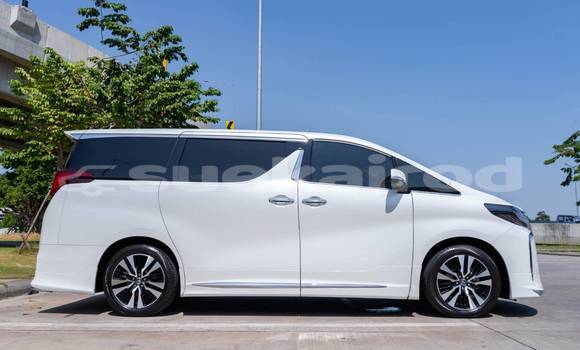 Buy Used Toyota Alphard White Car in Bangkok in Bangkok Buy Used Toyota Alphard White Car in Bangkok in Bangkok
