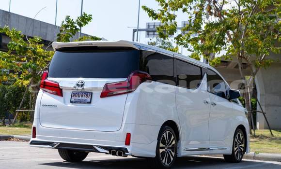 Buy Used Toyota Alphard White Car in Bangkok in Bangkok Buy Used Toyota Alphard White Car in Bangkok in Bangkok