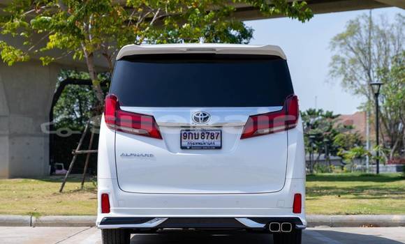 Buy Used Toyota Alphard White Car in Bangkok in Bangkok Buy Used Toyota Alphard White Car in Bangkok in Bangkok