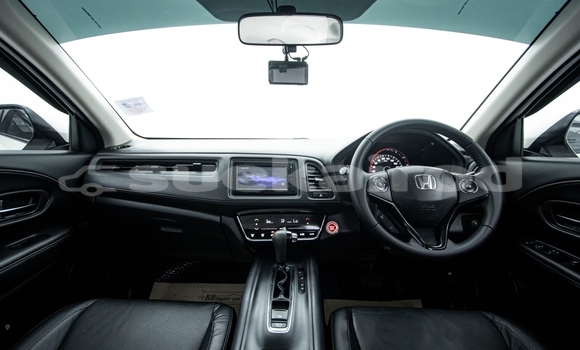 Buy Used Honda HR-V White Car in Bangkok in Bangkok Buy Used Honda HR-V White Car in Bangkok in Bangkok