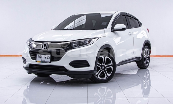 Buy Used Honda HR-V White Car in Bangkok in Bangkok Buy Used Honda HR-V White Car in Bangkok in Bangkok