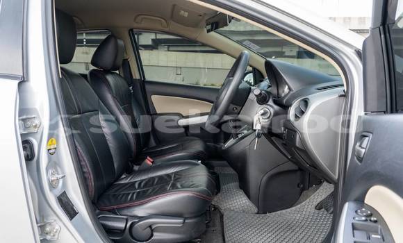 ซื้อ รถมือสอง Mazda 2 เงิน รถยนต์ ใน %{เมือง} ใน กรุงเทพมหานคร ซื้อ รถมือสอง Mazda 2 เงิน รถยนต์ ใน %{เมือง} ใน กรุงเทพมหานคร