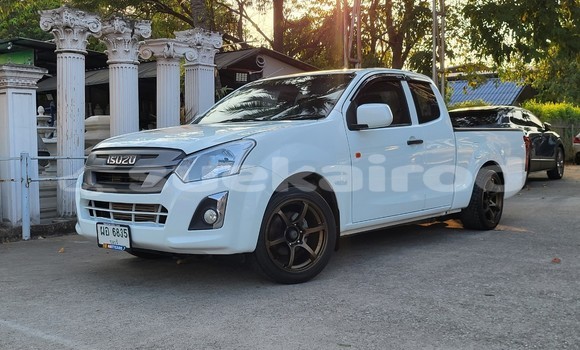 Buy Used Isuzu D-max Spacecab 2 dr White Car in Bangkok in Bangkok Buy Used Isuzu D-max Spacecab 2 dr White Car in Bangkok in Bangkok