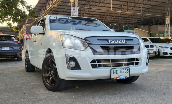 Buy Used Isuzu D-max Spacecab 2 dr White Car in Bangkok in Bangkok Buy Used Isuzu D-max Spacecab 2 dr White Car in Bangkok in Bangkok