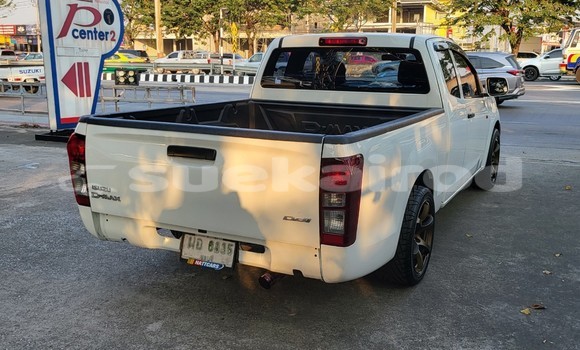 Buy Used Isuzu D-max Spacecab 2 dr White Car in Bangkok in Bangkok Buy Used Isuzu D-max Spacecab 2 dr White Car in Bangkok in Bangkok