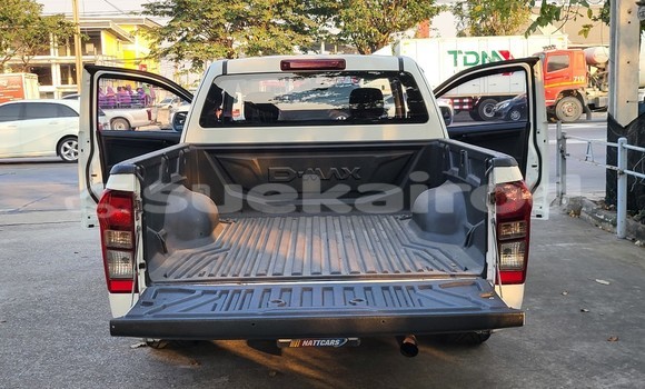 Buy Used Isuzu D-max Spacecab 2 dr White Car in Bangkok in Bangkok Buy Used Isuzu D-max Spacecab 2 dr White Car in Bangkok in Bangkok