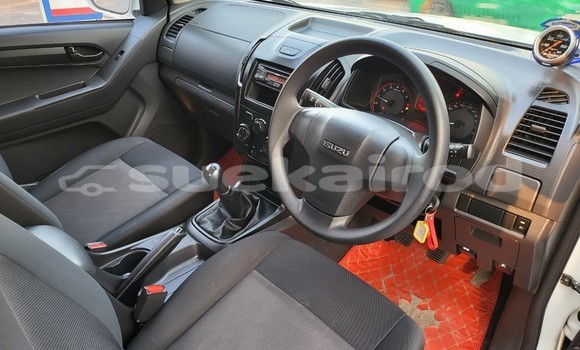 Buy Used Isuzu D-max Spacecab 2 dr White Car in Bangkok in Bangkok Buy Used Isuzu D-max Spacecab 2 dr White Car in Bangkok in Bangkok